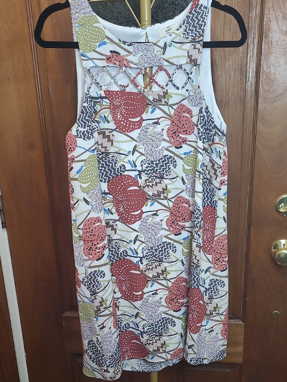 Entro Colorful Floral Sleeveless Dress with Cutout Neck Detail size Small